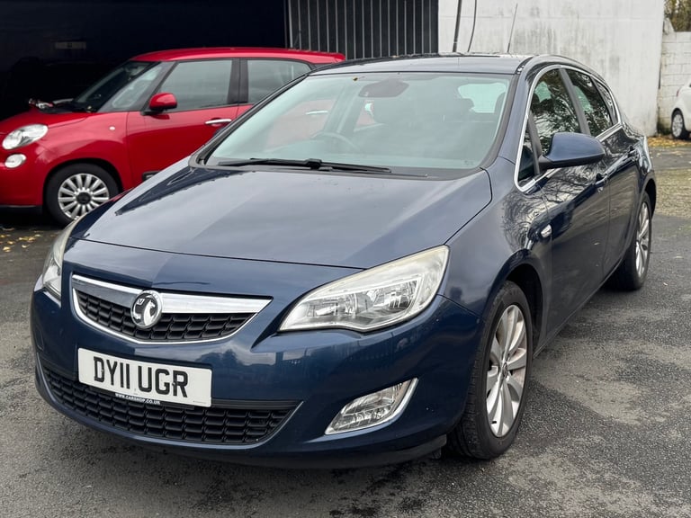 2011 Vauxhall Astra 1.6i 16V SE 5dr HATCHBACK Petrol Manual