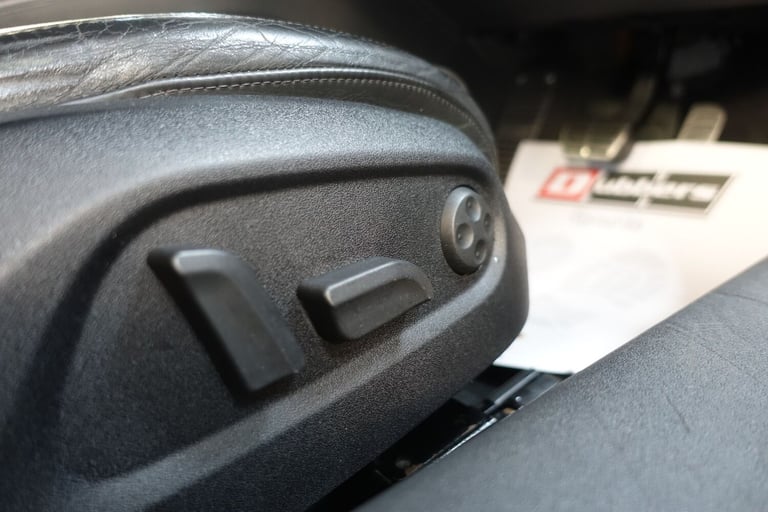 2007 Audi TT 3.2 TFSI V6 Roadster 2dr Petrol S Tronic quattro Euro 4 (250 ps) Convertible Petrol ...