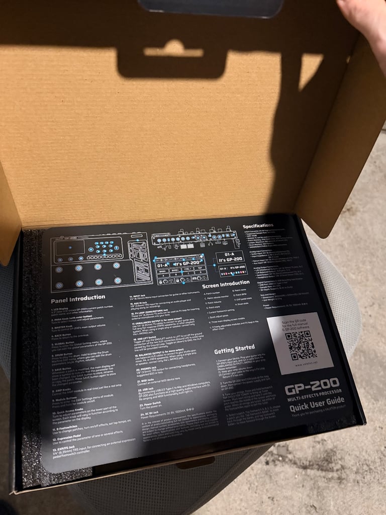 Valeton GP-200 guitar multi effects pedal