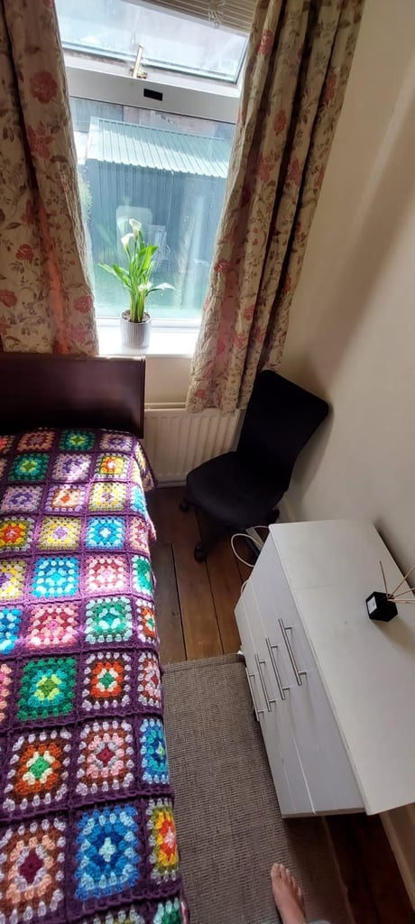 Single Room to rent in Tonbridge 10 minutes from station bills included 