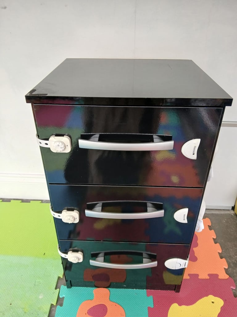 image for Small chest of drawers in black gloss