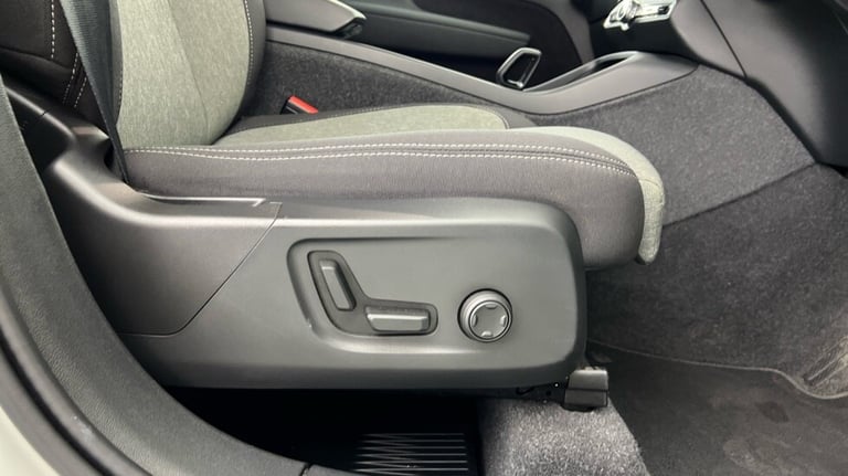 2024 Volvo XC40 Plus, B4 Mild hybrid, Petrol, Dark Estate Petrol Automatic