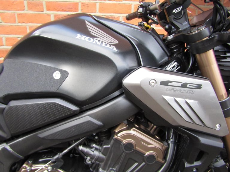 HONDA CB 650 R FANTASTIC CONDITION , FULL HONDA HISTORY, GB RACING COVERS, 2021