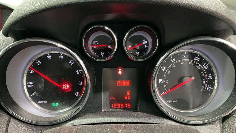 2015 Vauxhall Mokka 1.6i Exclusiv 2WD Euro 6 (s/s) 5dr HATCHBACK Petrol Manual