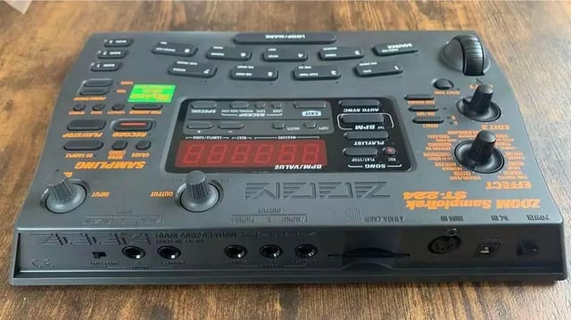 【希少】【美品】zoom st-224 使用期間2週間！ 希少】【美品】zoom st-224 使用期間2週間！ 希少】【美品】zoom
