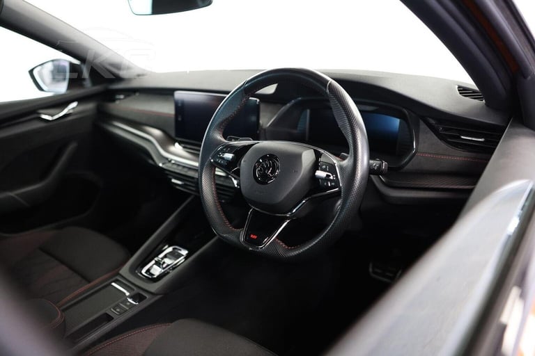 SKODA OCTAVIA 1.4 TSI iV 13kWh vRS DSG Euro 6 (s/s) 5dr 2024