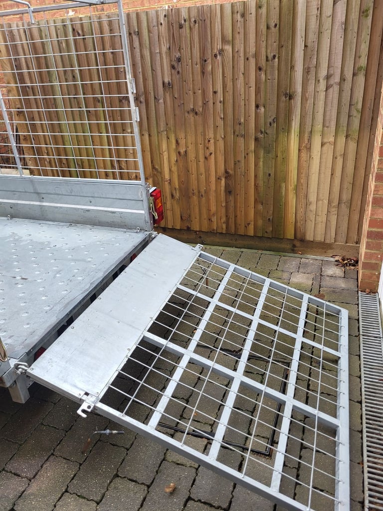  Phoenix 9`6" x 4`6" General Purpose Twin Axle Trailer.