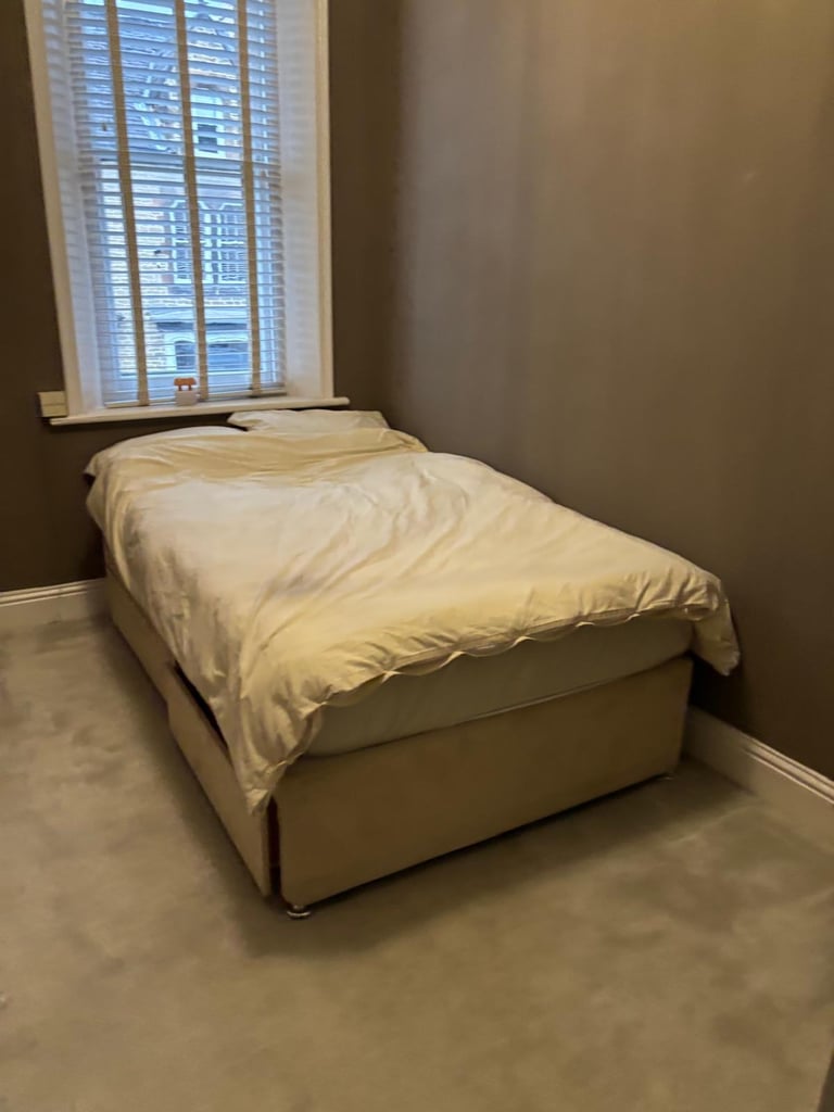 ** Move in today ** 1 double bedroom for rent