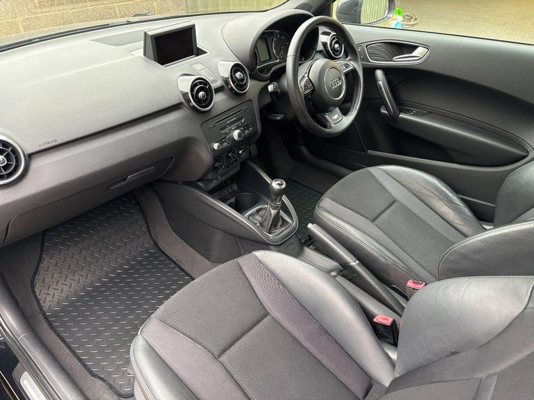 AUDI A1 1.4 TFSI S line 2011