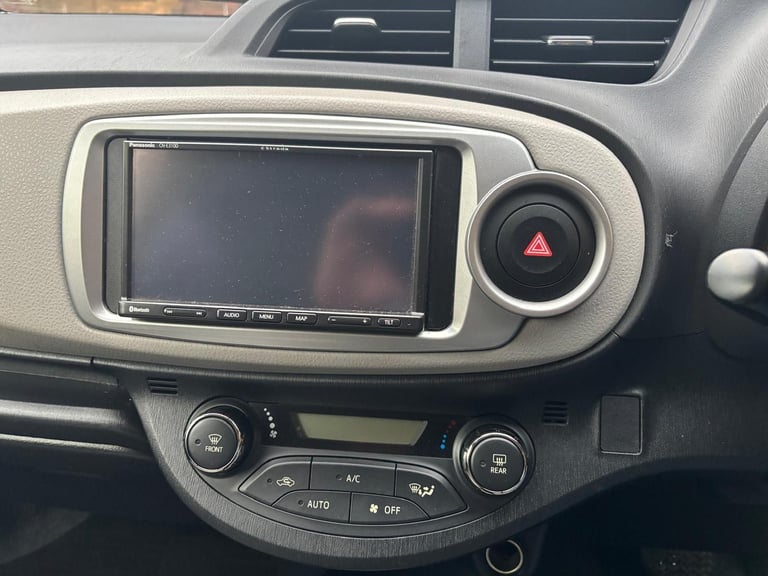 2013 Toyota Vitz 1.3 Petrol Hatchback – White – Low Miles – New MOT (09/26/2026)