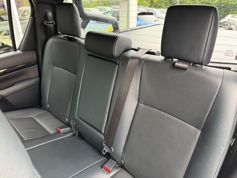 2020 Toyota Hilux 2.4 D-4D Invincible X Auto 4WD Euro 6 (s/s) 4dr (TSS) PICK UP Diesel Automatic