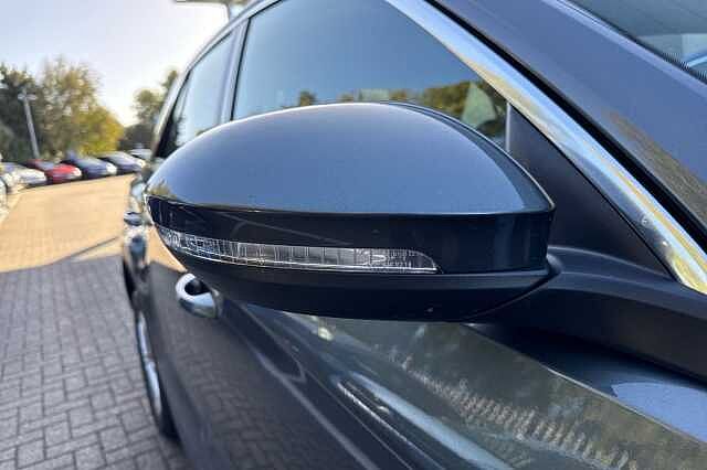 2022 Volkswagen T-Roc 1.5 TSI Life 5dr DSG Hatchback Petrol Automatic