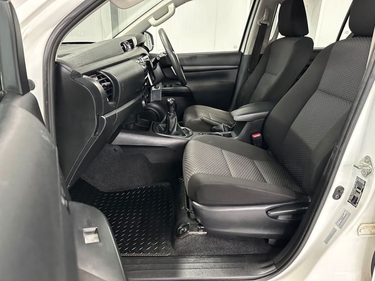 2020 70 TOYOTA HI-LUX 2.4 D-4D ACTIVE PICKUP DOUBLE CAB 4DR DIESEL MANUAL 4WD EU