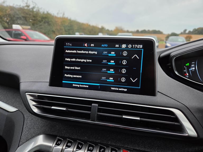 2018 Peugeot 3008 1.2 PureTech Allure Euro 6 (s/s) 5dr Petrol