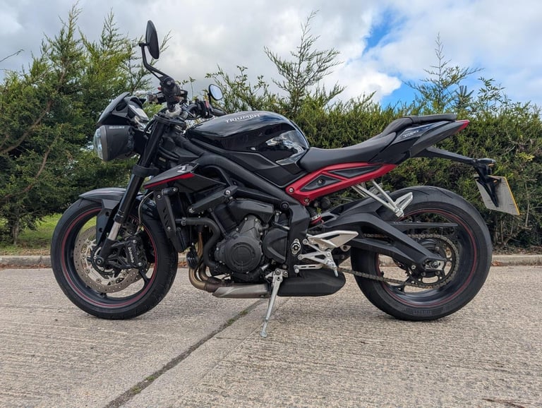 2019 69 TRIUMPH STREET TRIPLE RS 765 NAKED BLACK 765RS 1590 MILES YES 1k 