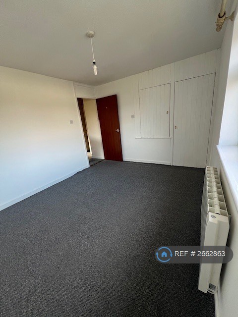 1 bedroom flat in Suffolk Square, Sudbury, CO10 (1 bed) (#2662863)