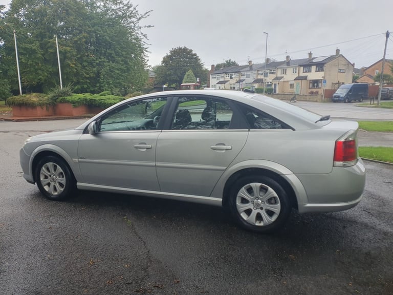 2007 Vauxhall Vectra 1.8i VVT Design 5dr HATCHBACK Petrol Manual
