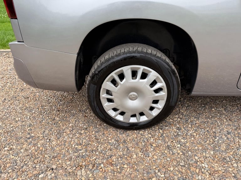 2019 Vauxhall Combo 1.5 Turbo D 2300 Sportive L2 H1 Euro 6 (s/s) 4dr PANEL VAN Diesel Manual