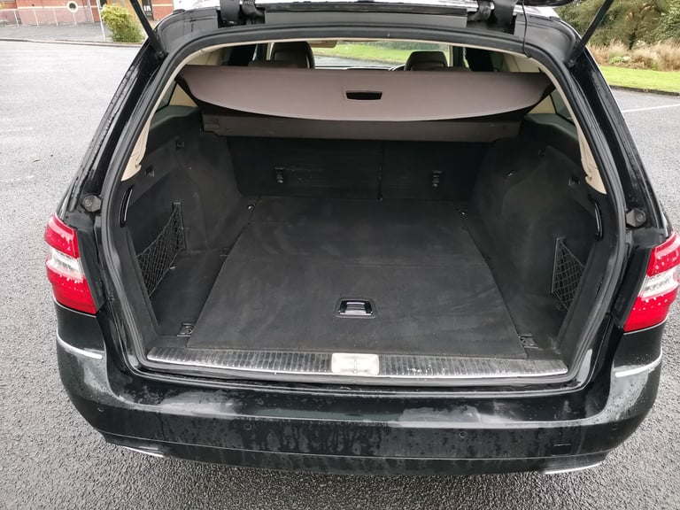 2013 MERCEDES BENZ E CLASS E300 BLUETEC HYBRID AUTO ELECTRIC/DIESEL 200BHP 7G-TRONIC 1 YEAR M,O,T