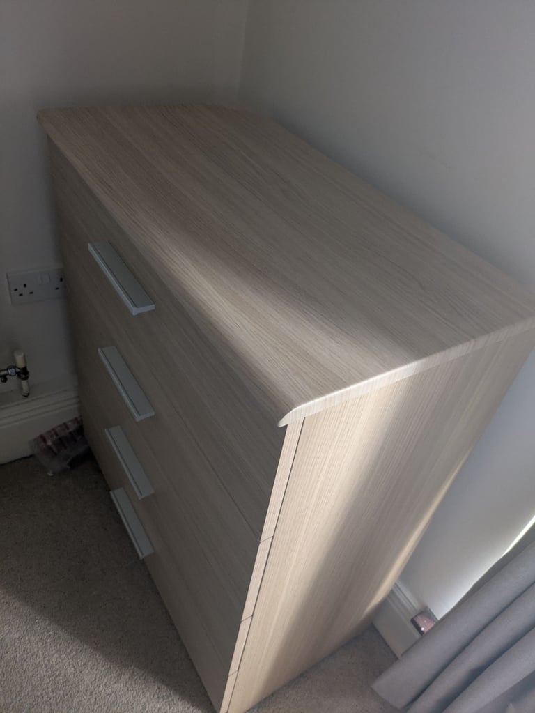 Chest of drawers