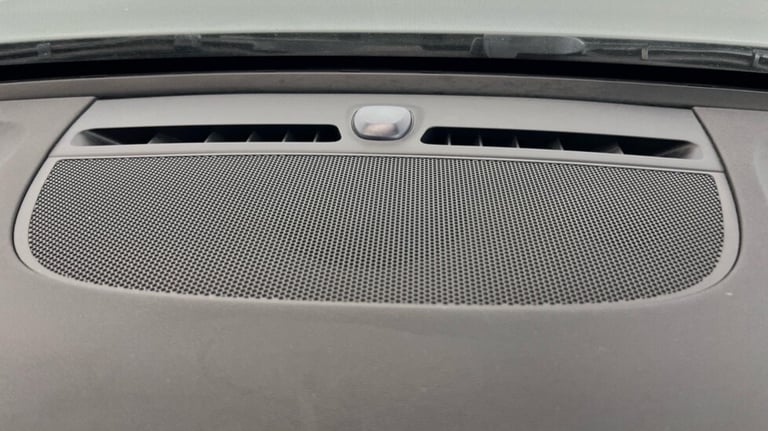 2023 Volvo XC40 Plus, B3 Mild hybrid, Petrol, Dark (360 Parking Camera, Apple Car Play) Estate Pe...