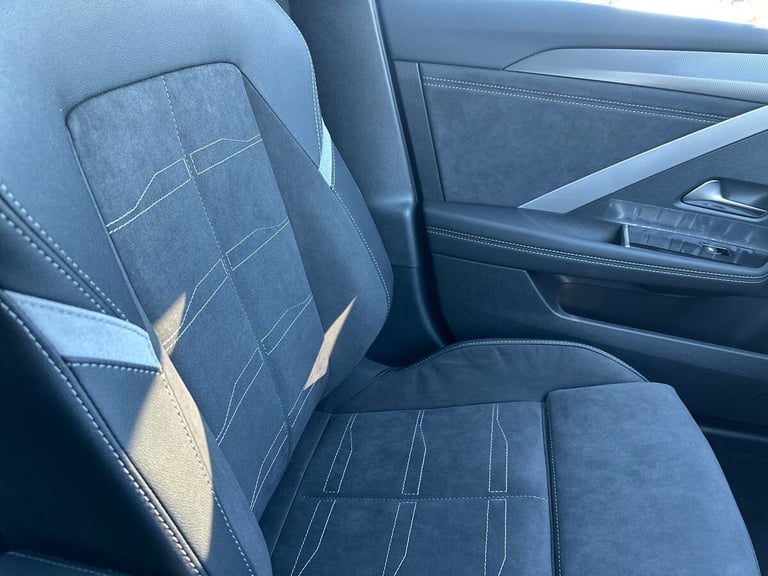 2025 Vauxhall Astra Astra 1.2 Turbo 130 Ultimate 5Dr Estate Estate Petrol Manual