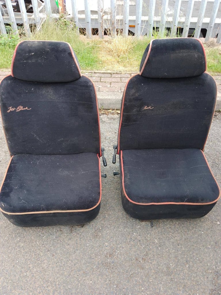 PAIR OF CLASSIC MINI JET BLACK FRONT SEATS IN GOOD CONDITION