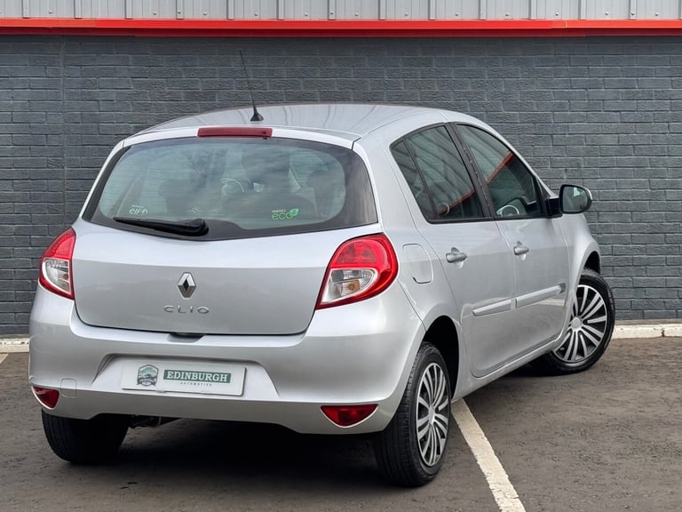 2011 Renault Clio 1.2 16V Expression 5dr HATCHBACK Petrol Manual