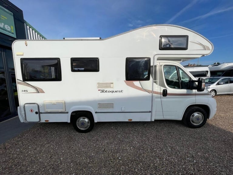 Elddis Autoquest 145 4 Berth 4 Belt End lounge 3300kg