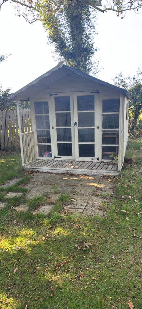 image for Shed/Summerhouse to be dismantled and removed by buyer