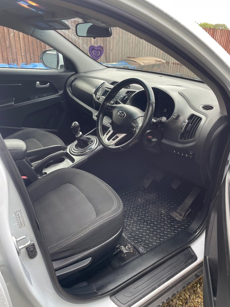 Kia sportage low miles full service history