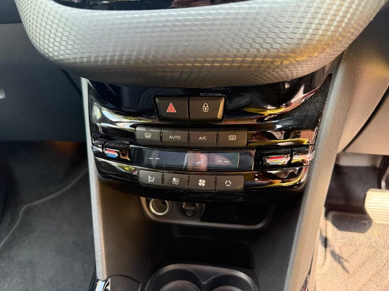 2015 Peugeot 2008 1.6 e-HDi Allure EGC Euro 5 (s/s) 5dr HATCHBACK Diesel Automatic