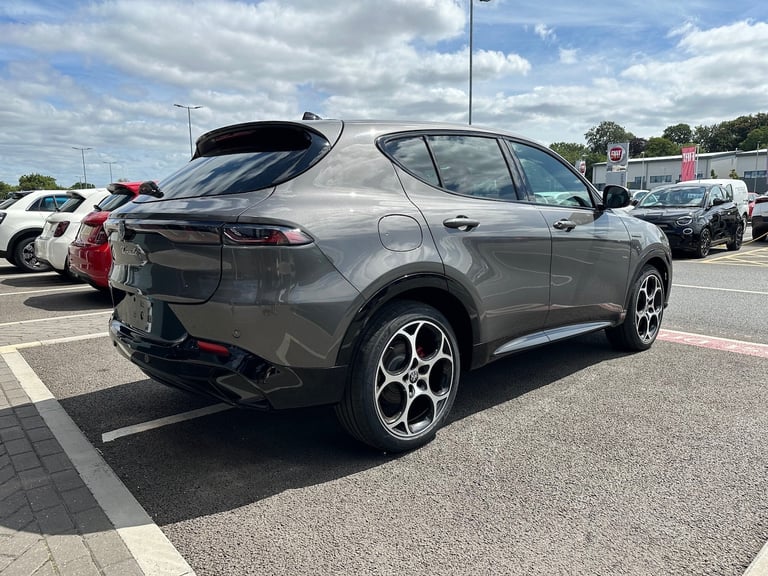 2025 Alfa Romeo Tonale 1.5 MHEV Veloce 5dr Auto Hatchback Petrol Automatic