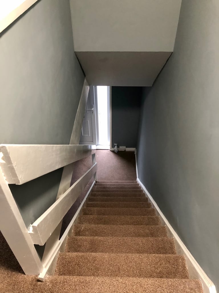 Two bedroom + box room house to let in Pumpherston