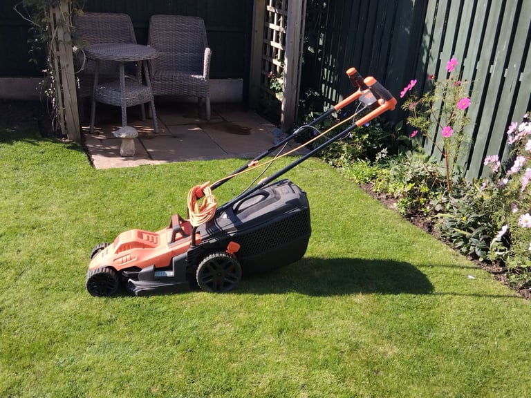 image for Free Black & Decker Electric Mower