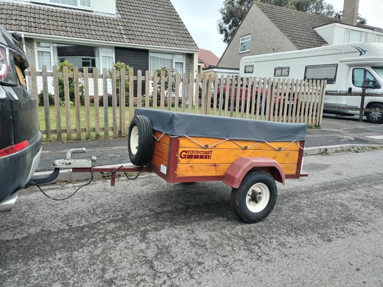 HONEYFIELD BOX CAMPING TRAILER TOWING C/W SPARE WHEEL & COVER 