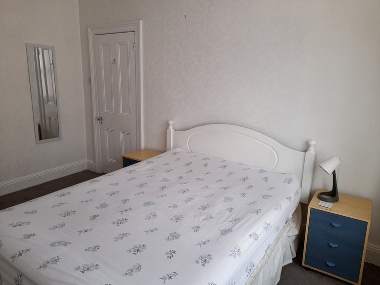 Large Double Room in York City Centre. All Bills Included.
