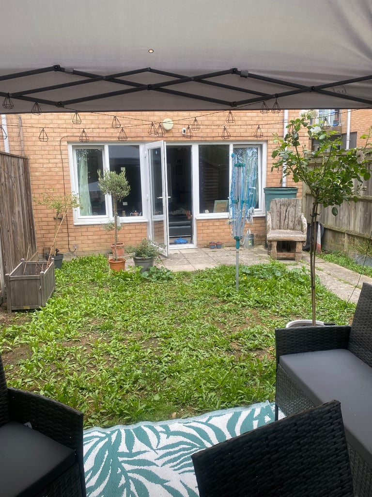 Homeswap - 4 bedroom house in Hounslow 
