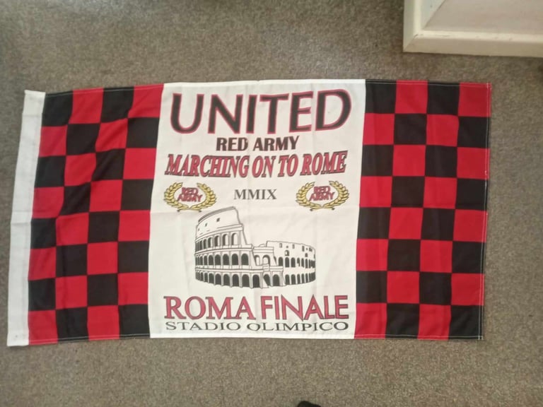 MANCHESTER UNITED V ROMA FLAG 2009