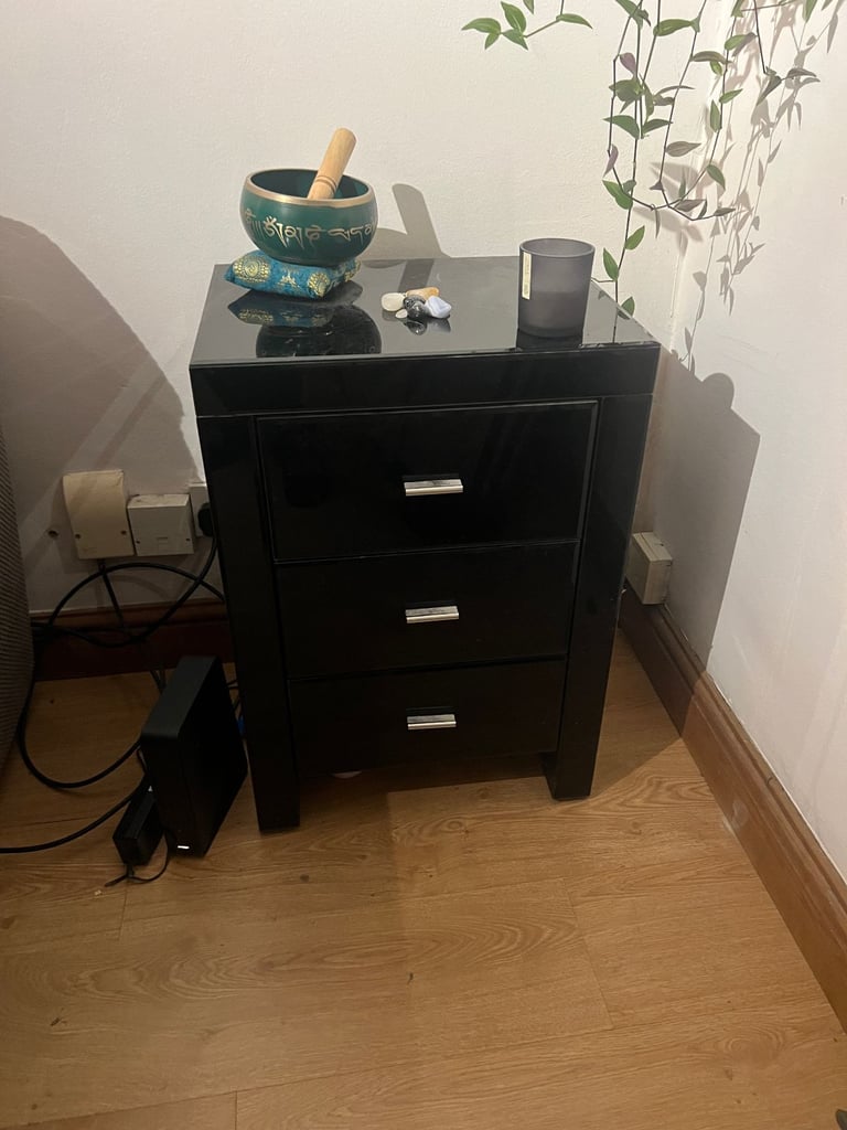 Small Sleek Chest of Drawers 