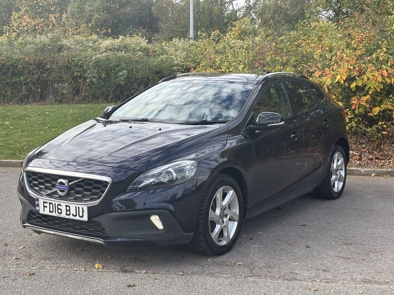 image for 2016 Volvo V40 Cross Country 2.0 D2 Lux Hatchback 5dr Diesel Manual Euro 6 (s/s) (120 ps) Hatchba...