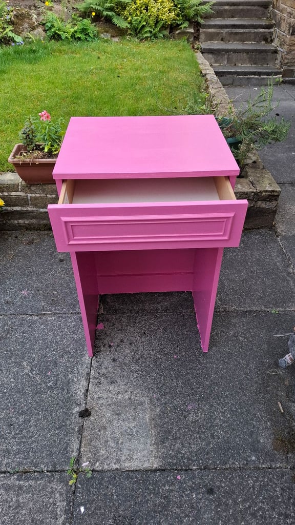 Bedside table 