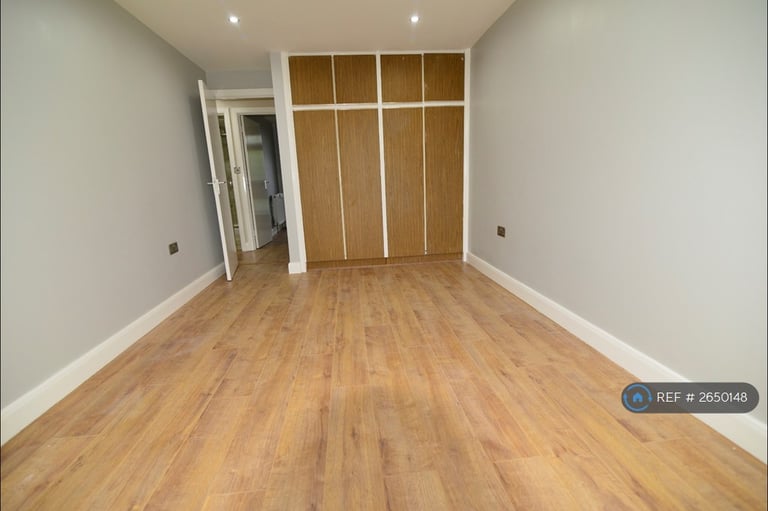 2 bedroom flat in Duffield Close, Harrow On The Hill, HA1 (2 bed) (#2650148)