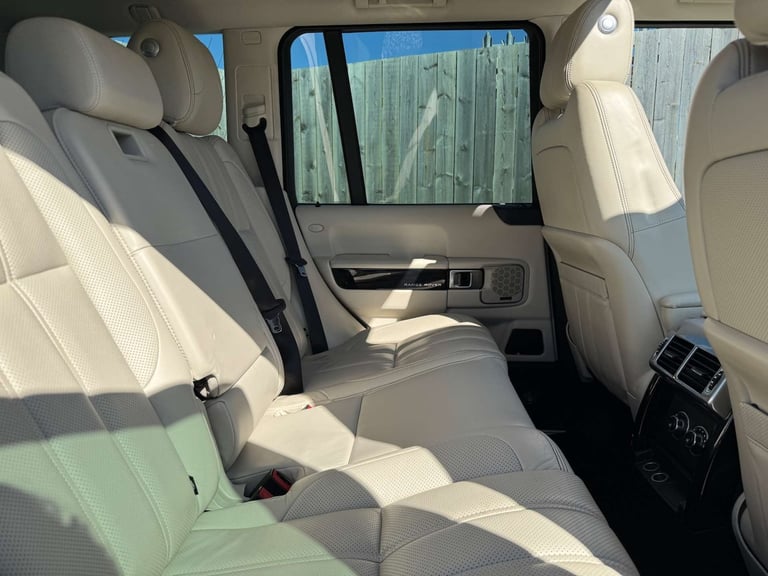 2012 Land Rover Range Rover 4.4 Range Rover Vogue SE TDV8 Automatic 4WD 5dr - NATIONAL DELIVERY* ...