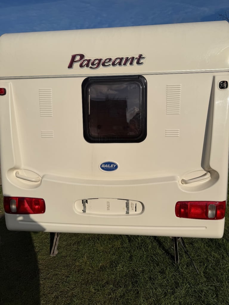  Baily pageant caravan 