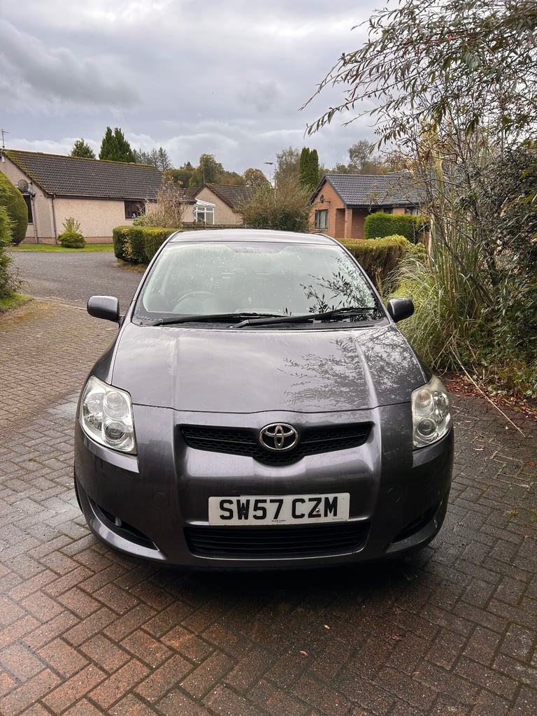Toyota Auris grey 2007 hatchback