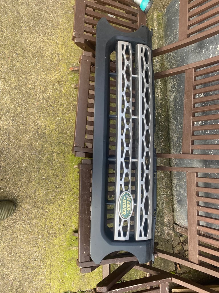 image for Landrover discovery 4 front grill
