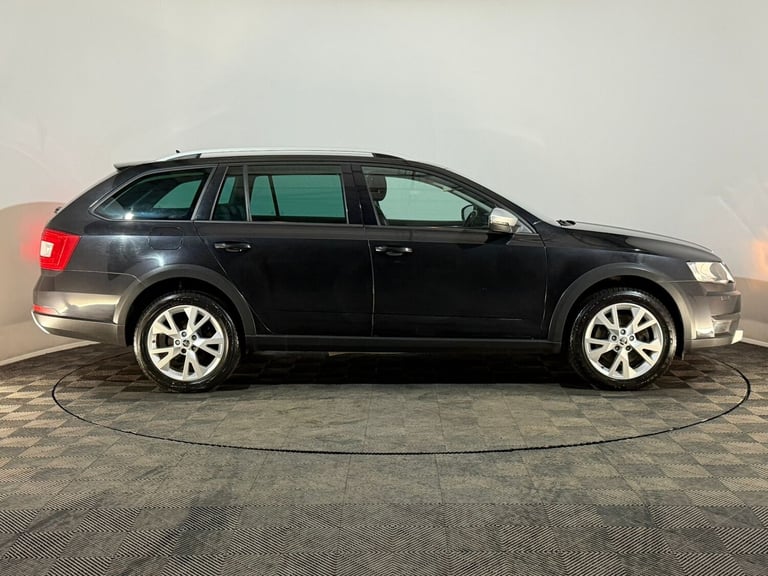2016 SKODA OCTAVIA SCOUT 2.0 DIESEL DSG AUTOMATIC 4WD 4X4 ESTATE 1 PREV OWNER