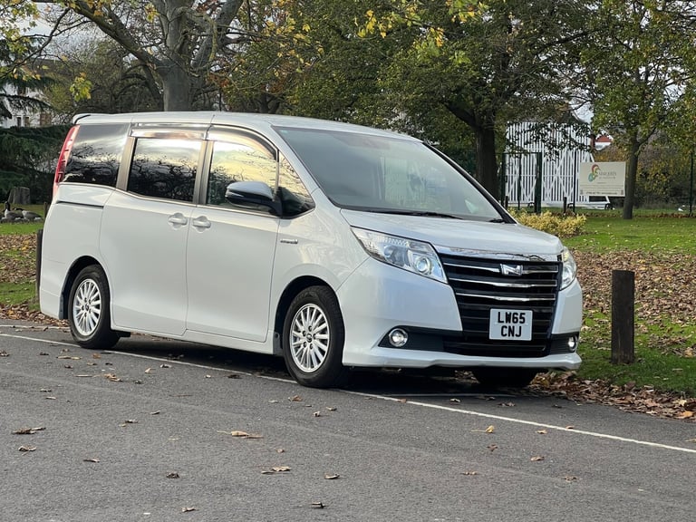 2015 Toyota Noah MPV Hybrid Electric  Automatic