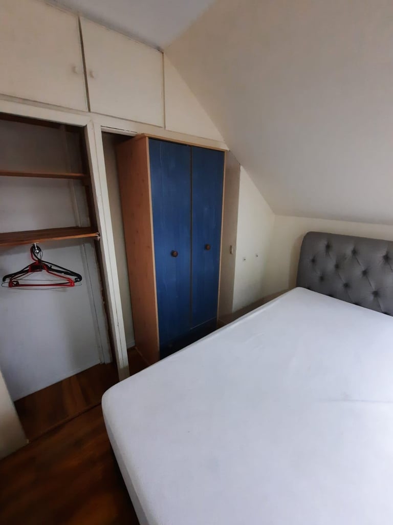 ONE DOUBLE ROOM FOR RENT